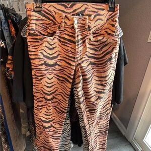 VENUS brown and pink tiger Print Jeans size: 2